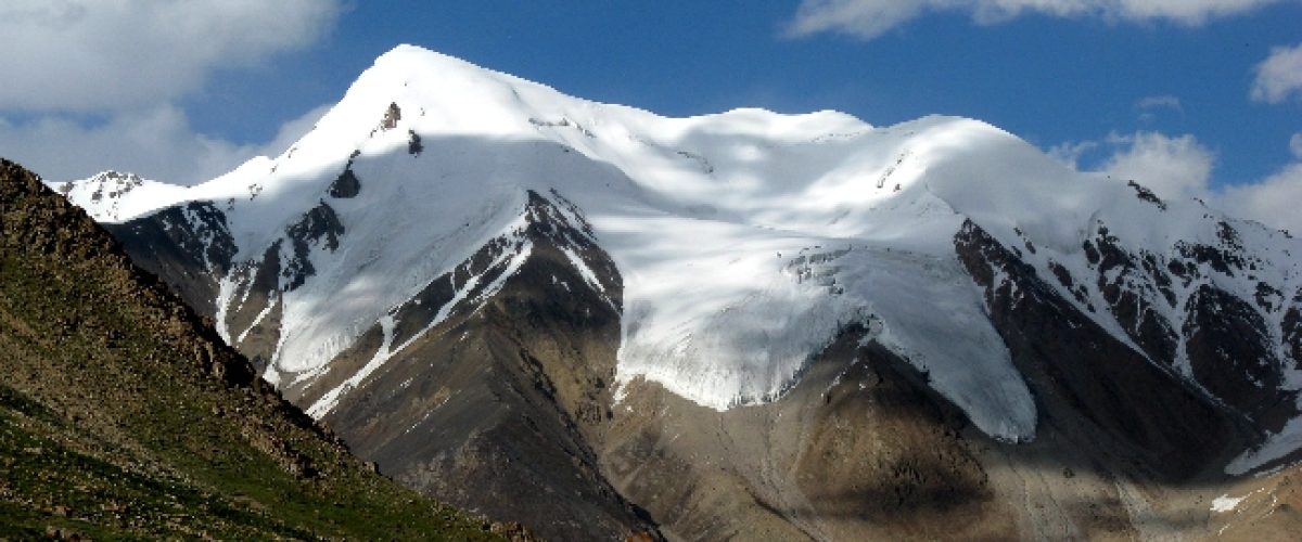 Minglik Sar expedition Pakistan Shimshal Valley trekking Climbing 6000m peaks in Pakistan Trekking in Hunza Gilgit-Baltistan Karakoram mountaineering Easy trekking peaks in Pakistan